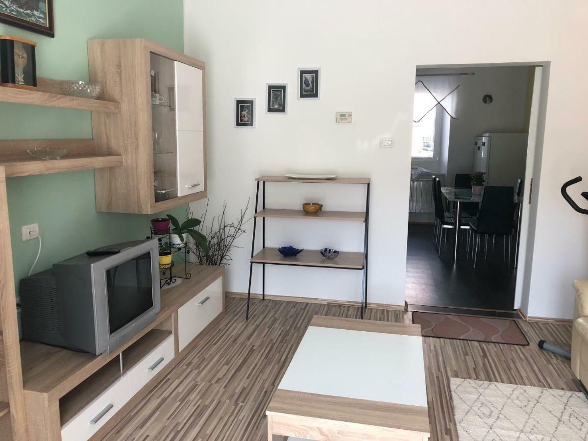 Apartma Mahnic Постойна Екстер'єр фото
